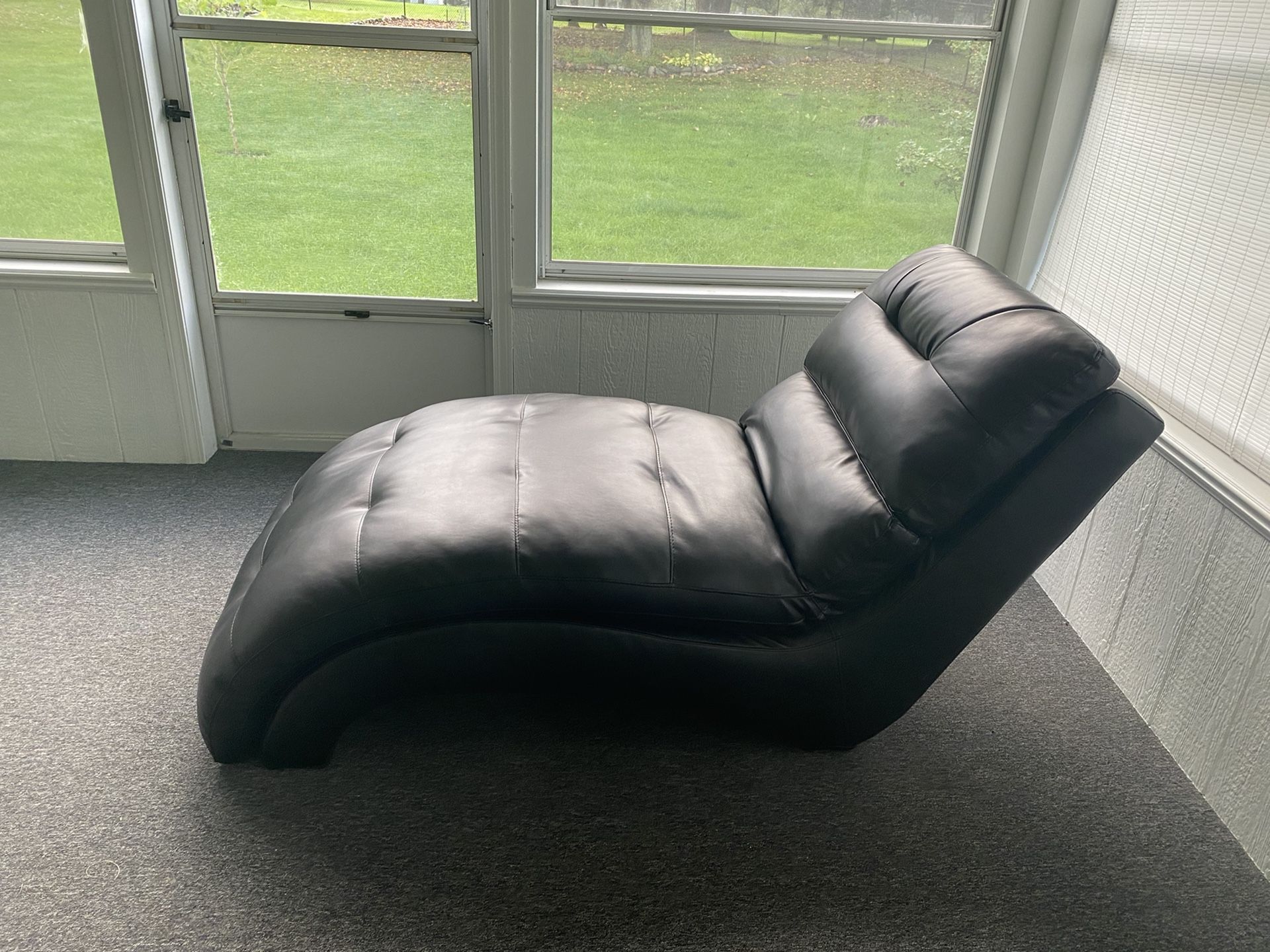 Leather Chaise Lounge Chair