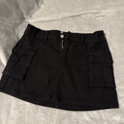 black cargo skirt