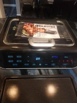 Air Fryer Perfect For Bread Or Hambergers Many Settings And Attachments Used Twice