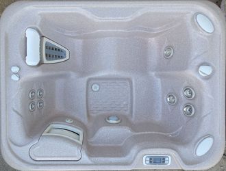3 Person 2019 HotSpring Jetsetter Spa / Hot Tub “ Plug & Play (110V/20A)