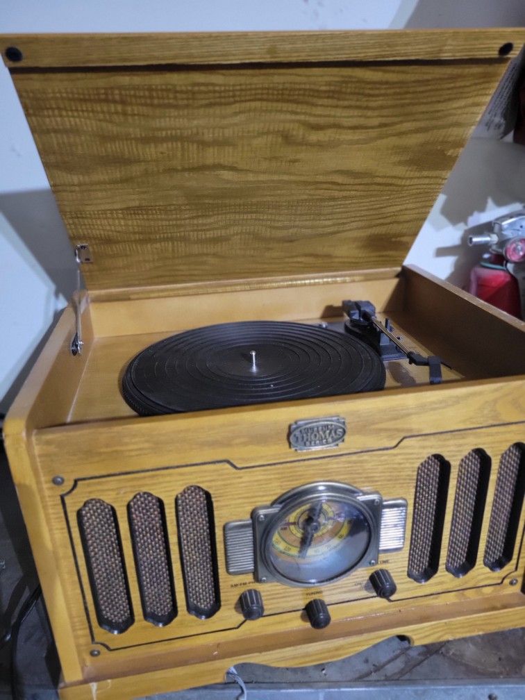 Museum Thomas Series Record Player