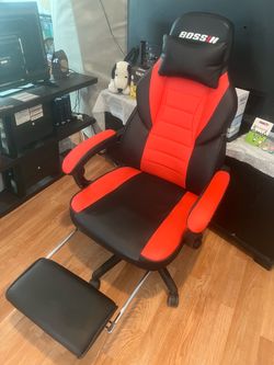 Bossin Gaming Chair with neck pad and foot rest