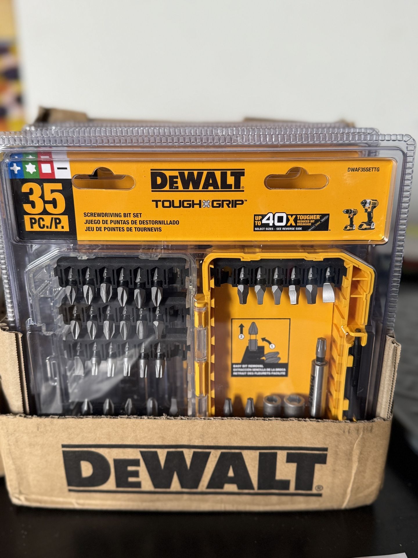 Dewalt 35 Piece Tough grip Screwdriver Bit Set