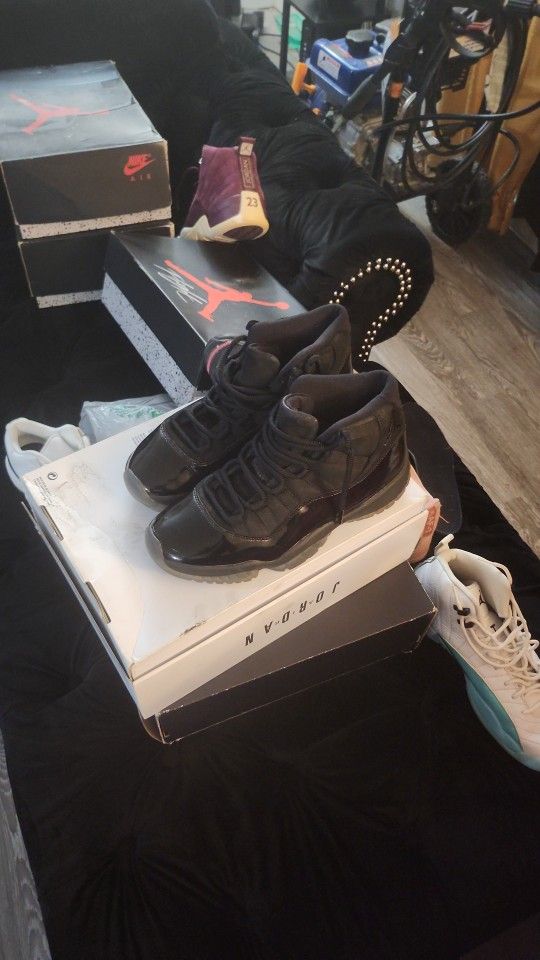 Jordan 11 Black Sz8.5