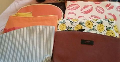 IPSY Make Up Bags- Mixed Lot 8 beautiful bags all brand new $320 for all of them or $40 for one