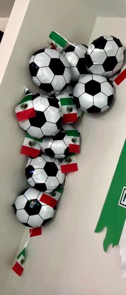 Balloons and Mexican flags