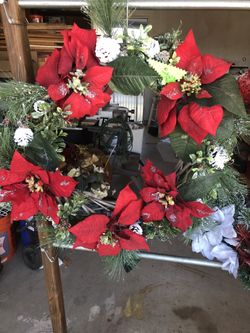 Wreaths With Lites Poinsettia’s And Pine Cones 