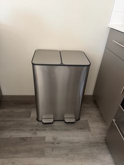 Dual Side Recycling / Trash Can