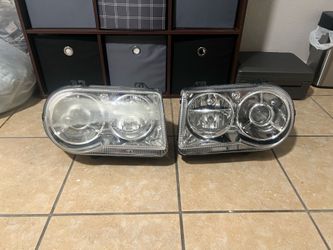 2005 chrysler 300c headlights