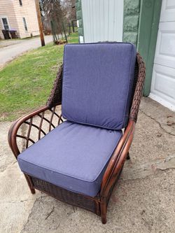Large Wicker Chair With Cushions