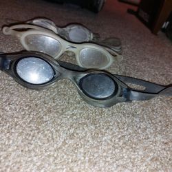3- Swim 🏊♂️ Goggles To Choose From