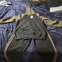 Brand New Men's Two Piece Sweatsuit / Jogging Suit / Pullover