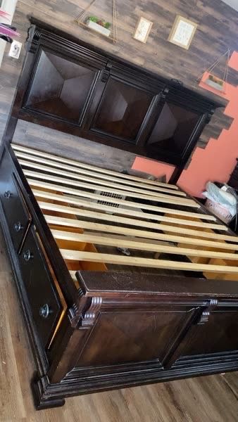 King Size Bed And Furniture 