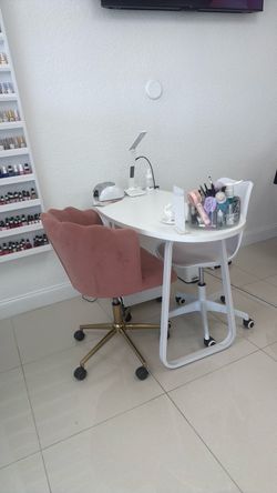 Manicure Table