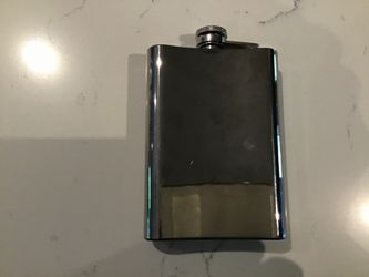 Stainless steel hip flask