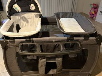 Baby Bassinet/changing Station/ Play Pen