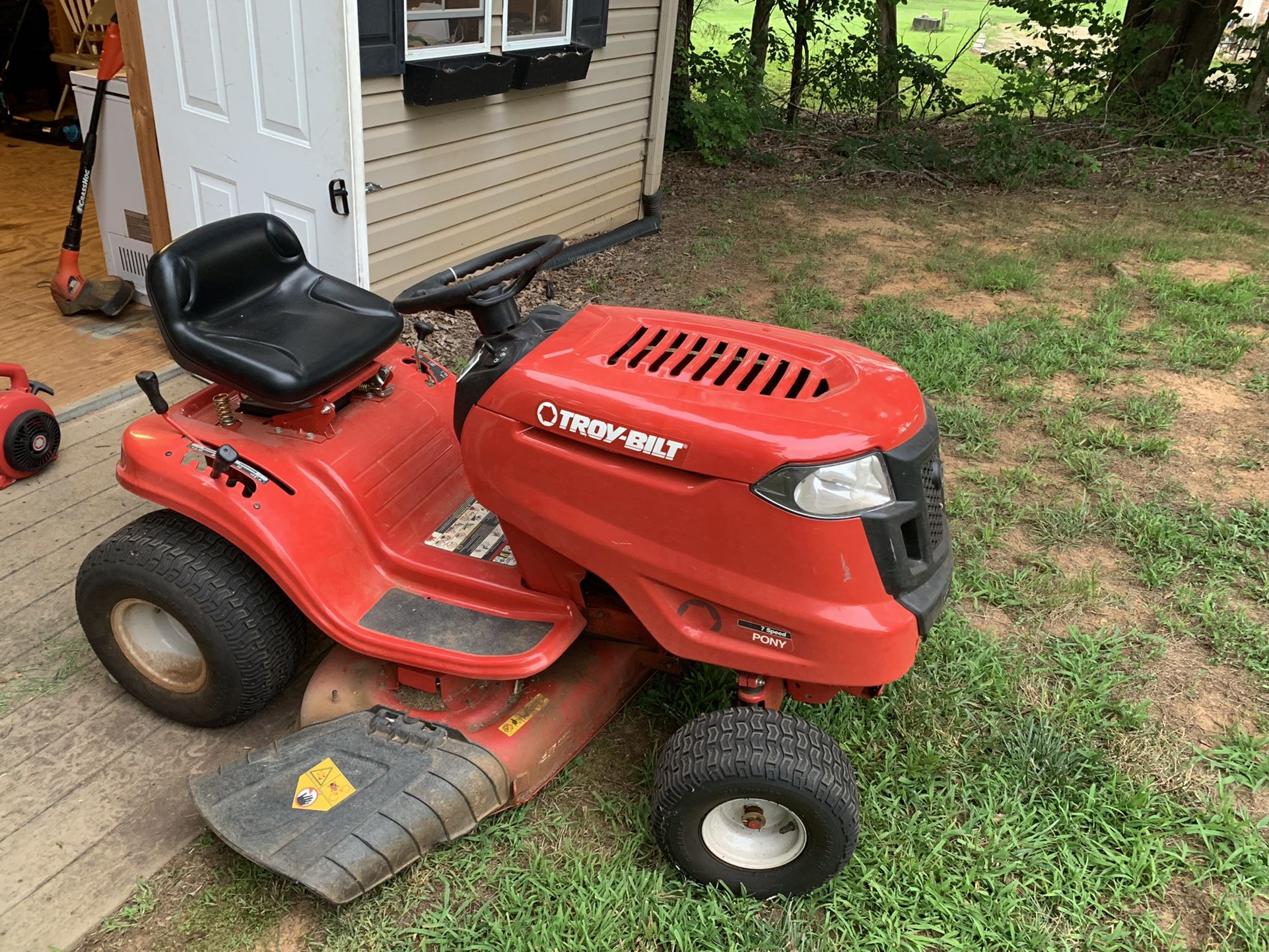 Troy-Bilt Riding Lawn Tractor 