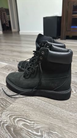Women’s timberland boots size 6.5 in perfect condition