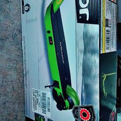 NEW Razor E-Scooter