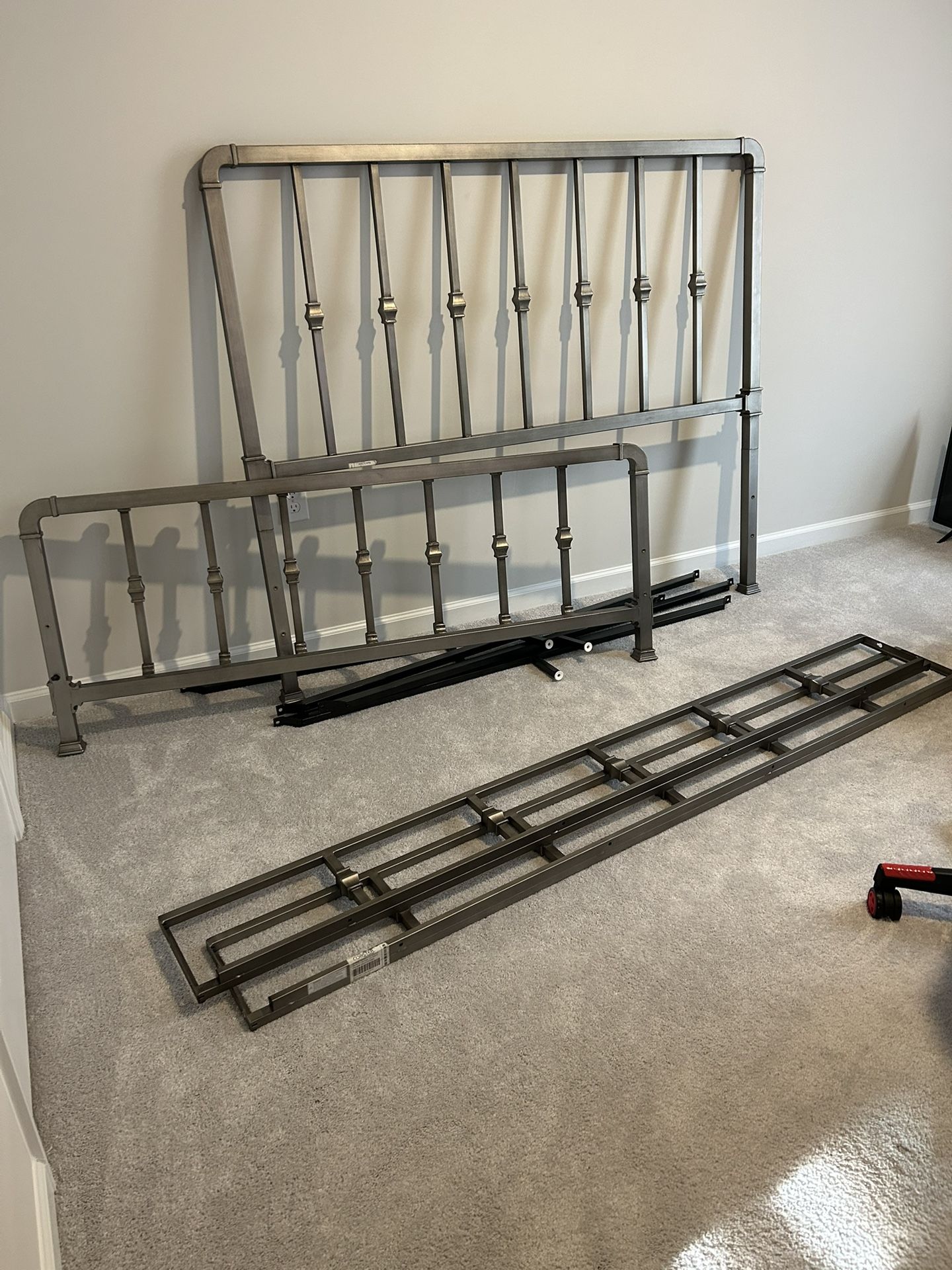 Heavy Thick Metal Bed-frame (Queen size)