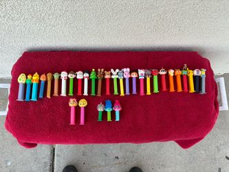 Vintage Pez Dispensers Lot Of 32