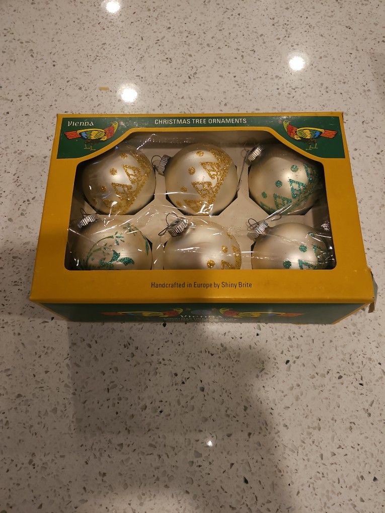 Vienna Christmas Tree Ornaments By Shiny Brite