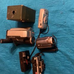 6 Câmeras Kodak Instamatic 314  Studio 35 Kodak Star 35 Ed. JVC  Everyone 30gb.  Hitachi X400  Kodak Box Câmera    Some Dont Have Battery and Charger 