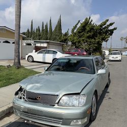 1999 Lexus LS 400