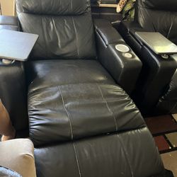 2 Electric Recliners 