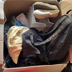 Vendo Esta Caja Con Ropa Con  Etiketa Y Otra !