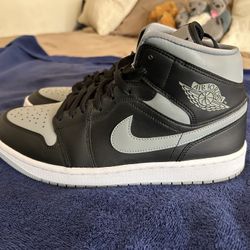 Air Jordan 1 Mid