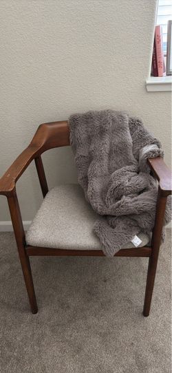 Chair with wooden legs $20