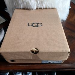 K Bailey Button II UGG