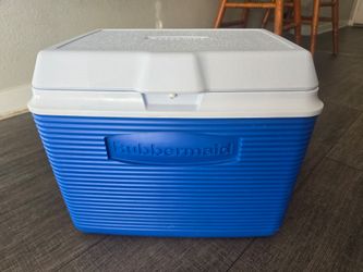 Rubbermaid Hard Cooler Blue and White