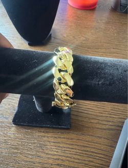Gold cuban bracelet