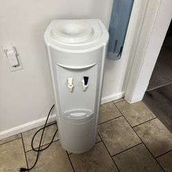 Water dispenser