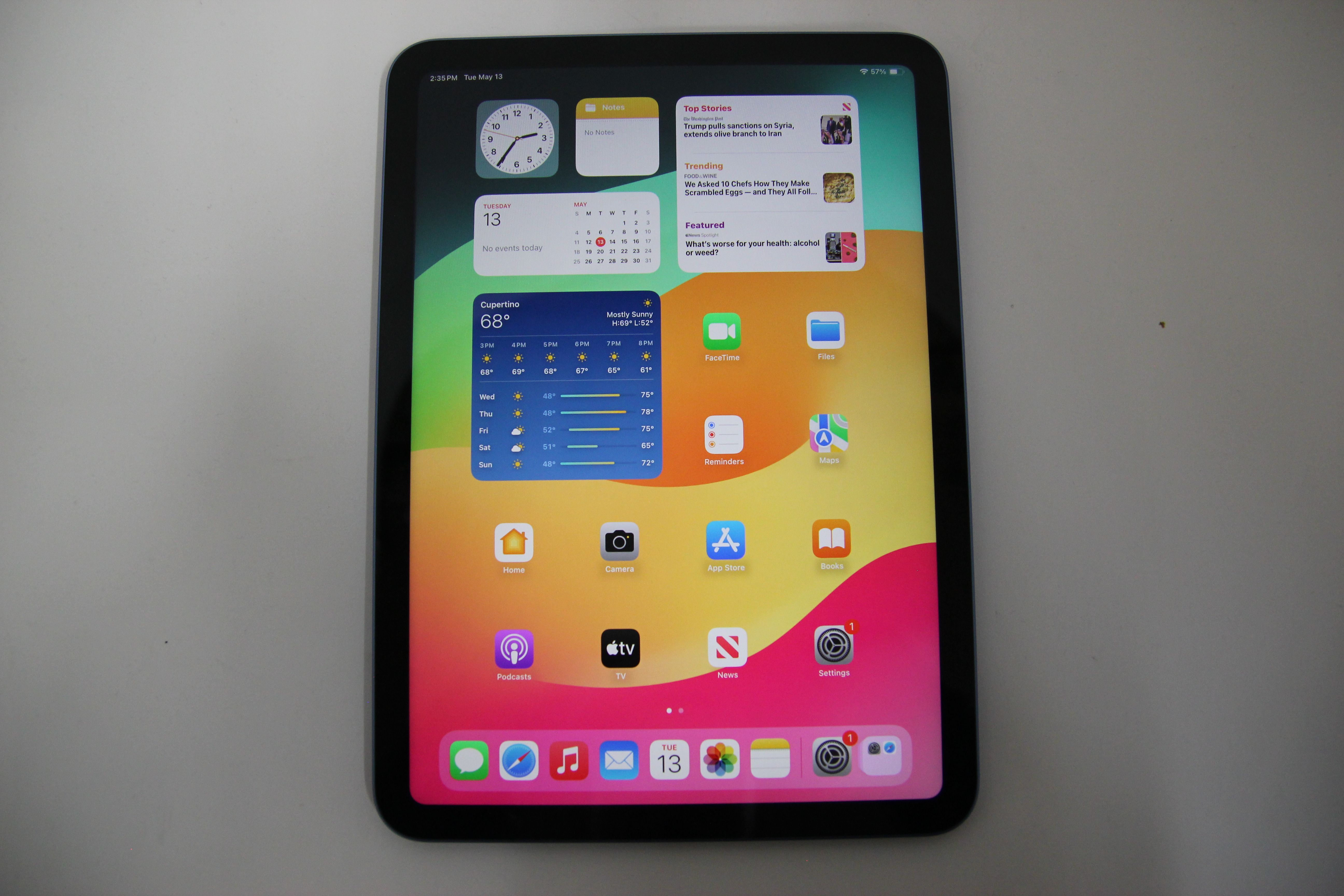 Apple iPad (10th Generation) A2696 64GB