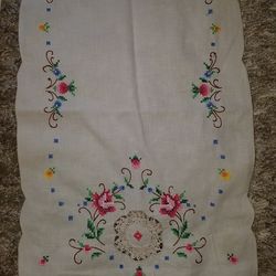 Beautiful set of three runners