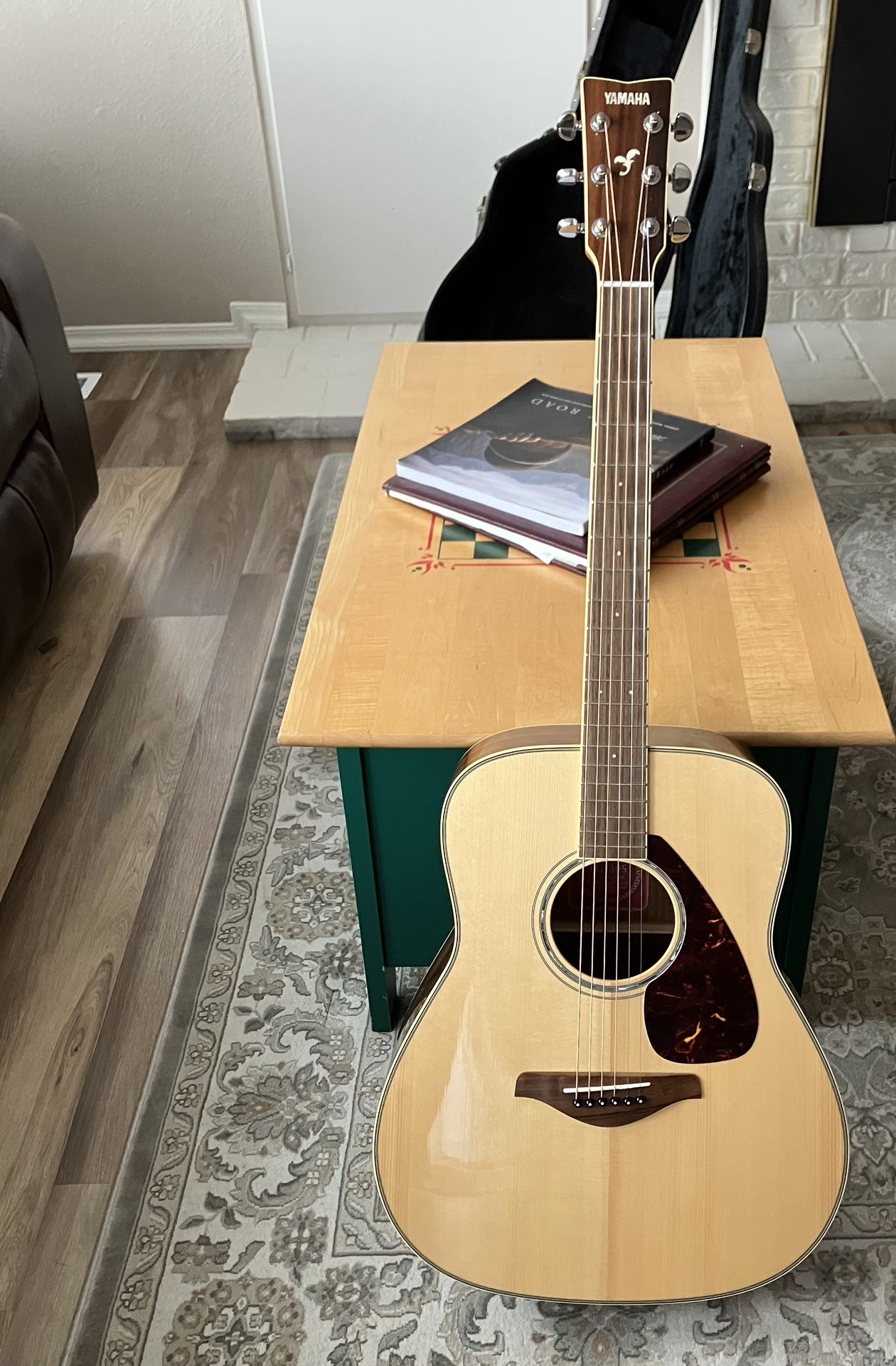 Yamaha Acoustic Guitar FG730S
