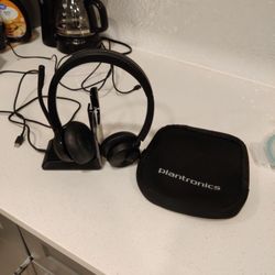 Plantronics Wireless Headphones 