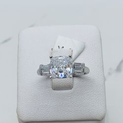 10k solid Gold Ring  ❤️Size 7.5 ❤️❤️ Engagement or cocktail ring  ❤️ White gold    ❤️ Anillo de Compromiso En Oro 1