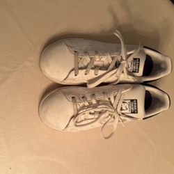 White/Navy Stan Smith Adidas Kids 3.5