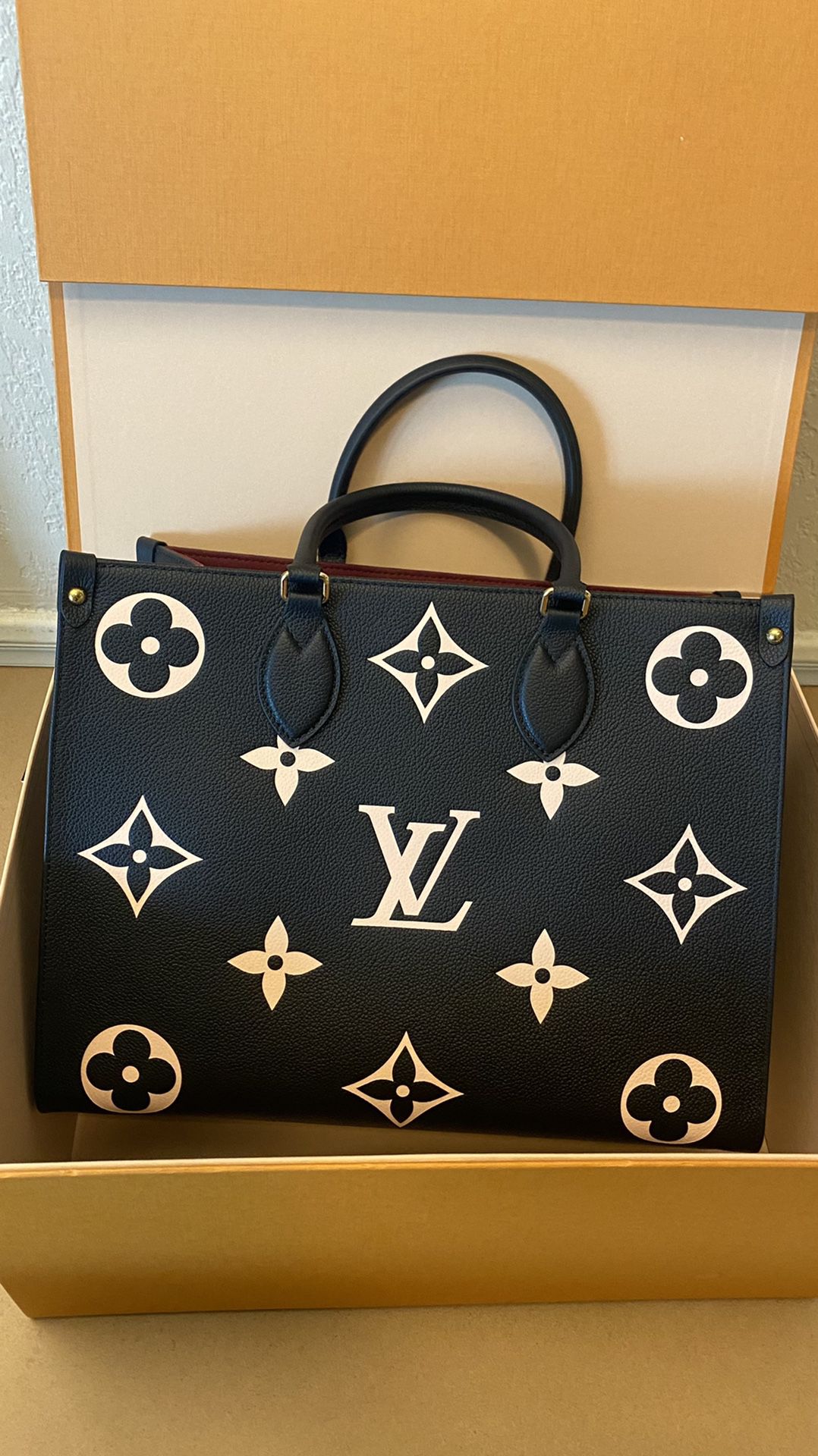 Louis Vuitton ONTHEGO MM bag