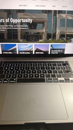 Apple MacBook Pro Laptop