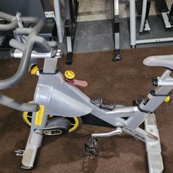 Matrix Livestrong Spin Bike