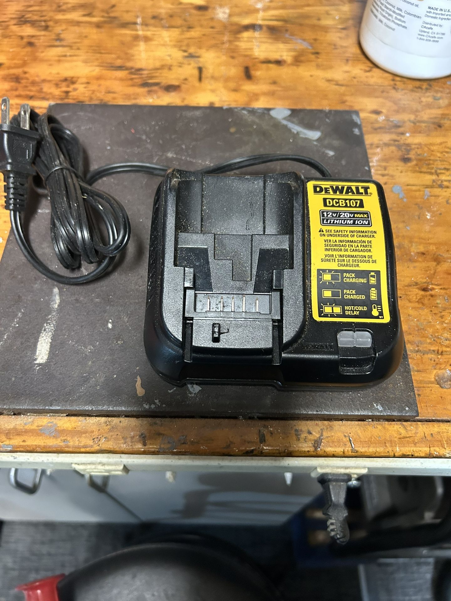 20 V charger brand new