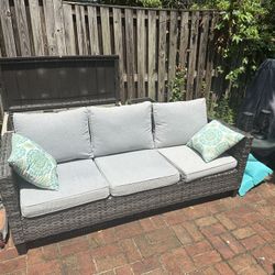 Outdoor Wicker Patio Furniture Set – 3-Seater Sofa, 2 Chairs & Ottoman – Excellent Condition!