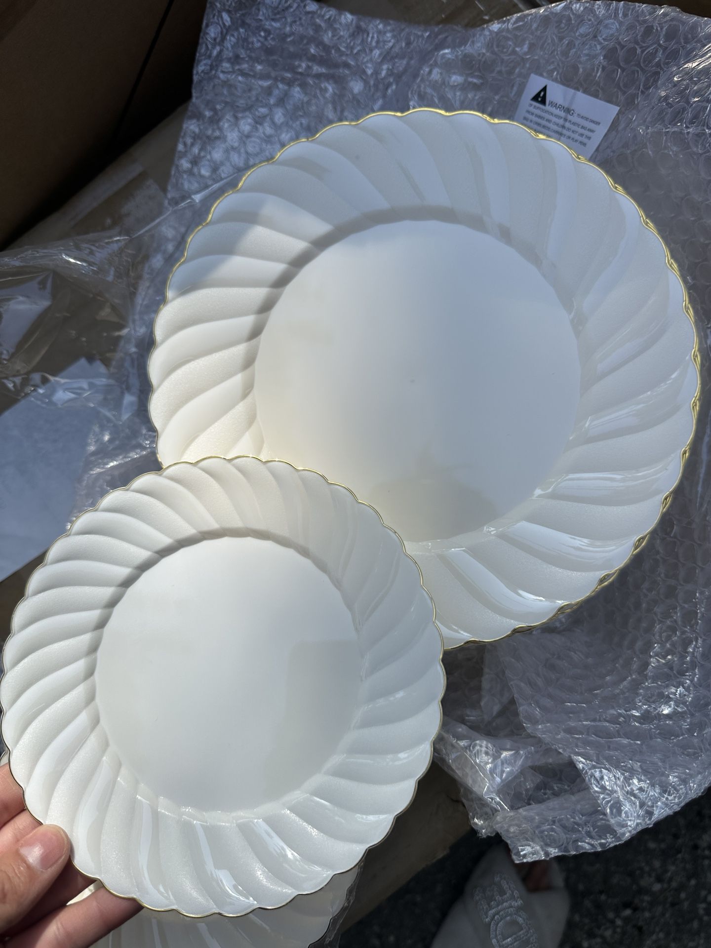 New Box Of Disposable High Quality Party Plates