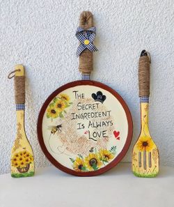 Kitchen wall decor