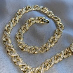 12mm Infinity Necklace in Yellow Gold